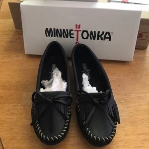 Brand new Minnetonka kilty moccasins
